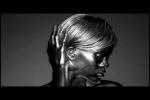 Клип Rihanna feat. Jay-Z - Umbrella DVD (Vob) кадр