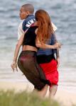 Рианна и Крис Браун на пляже
