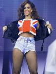 Rihanna с британским флагом на груди
