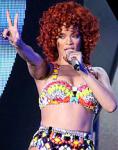 Rihanna выступает в рамках Loud Tour 2011