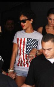 Rihanna покидает клуб Space в Майами - 11 августа
