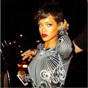 Rihanna возле клуба Stage 48 в Нью-Йорке - 23 августа