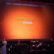 Rihanna выиграла статуэтку Grammy за альбом Unapologetic!