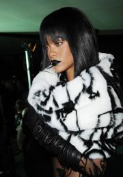 Rihanna на показе Jean Paul Gaultier в Париже - 1 марта