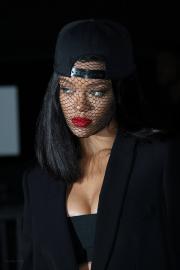 Rihanna прибыла на показ Givenchy - 2 марта