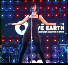 Rihanna - Live at Earth Tokyo (Japan 2007)