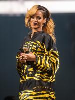 Rihanna T in the Park 2013 LIVE Performance