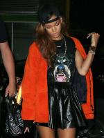 23 апреля - Rihanna покидает ресторан Greenhouse в Нью-Йорке