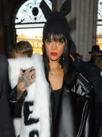 Rihanna прибывает на шоу Comme Des Garçons - 1 марта