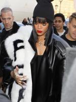Rihanna прибывает на шоу Comme Des Garçons - 1 марта