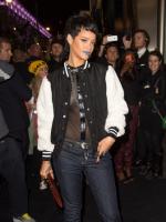 Рианна на презентации осенней коллекции одежды Rihanna for River Island в Лондоне - 10 сентября
