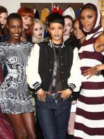 Рианна на презентации осенней коллекции одежды Rihanna for River Island в Лондоне - 10 сентября
