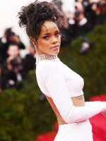 Rihanna на Met Gala в Нью-Йорке - 5 мая