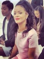 Rihanna на модном показе Dior в Нью-Йорке - 7 мая