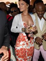 Rihanna посетила ежегодную вечеринку Roc Nation pre-Grammy party