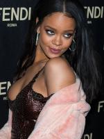 Rihanna на презентации сумок «Fendi».