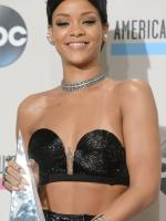Rihanna в пресс-комнате AMA 2013 (25 ноября)