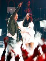 Rihanna и Eminem выступают на MTV Movie Awards 2014