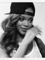 Rihanna за кулисами DWT в Ньюарке (28 апреля)