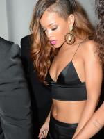20 апреля - Rihanna возле ночного клуба Cameo в Майами