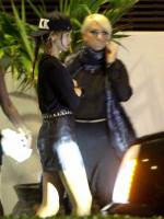 21 апреля - Rihanna покидает ночной клуб LIV в Майами