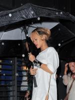 15 июня - Рианна в ночном клубе Cuckoo в Лондоне