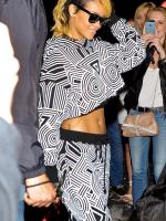 Rihanna направляется в свой отель в Гданьске (Польша) - 6 июля 2013