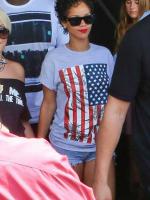 Rihanna покидает клуб Space в Майами - 11 августа