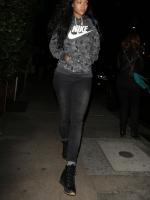 Rihanna покидает ресторан Giorgio Baldi в Лос-Анджелесе - 7 декабря