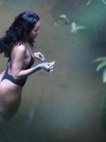 Rihanna посетила водопад около Рио-де-Жанейро - 15 января 2014