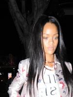 Rihanna покидает ресторан Osteria Mozza в Лос-Анджелесе - 1 февраля