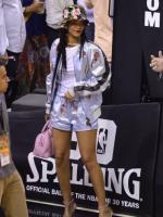 Rihanna на баскетбольной игре в Майами - 8 мая 2014