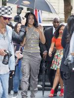Rihanna на запуске своего парфюма Rihanna Rogue в Париже - 4 июня