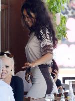 Rihanna покидает ресторан Il Pastaio в Беверли-Хиллз - 17 июня 2014