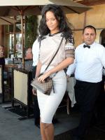 Rihanna покидает ресторан Il Pastaio в Беверли-Хиллз - 17 июня 2014