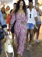 Рианна ходит по магазинам в Италии - 29 августа 2014
