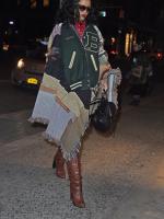 Рианна гуляет по Нью-Йорку - 8 января 2015