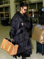 Rihanna в аэропорту JFK