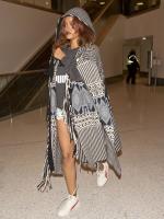 Rihanna в аэропорту LAX в Лос-Анджелесе - 29 апреля 2015
