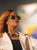 24 мая - Rihanna выступает на фестивале Mawazine