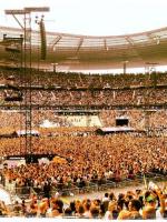 Diamonds World Tour: 80 000 зрителей в Париже!
