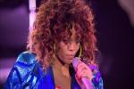 Rihanna - First Look 2012 LOUD Tour Live At The O2 DVDRip кадр